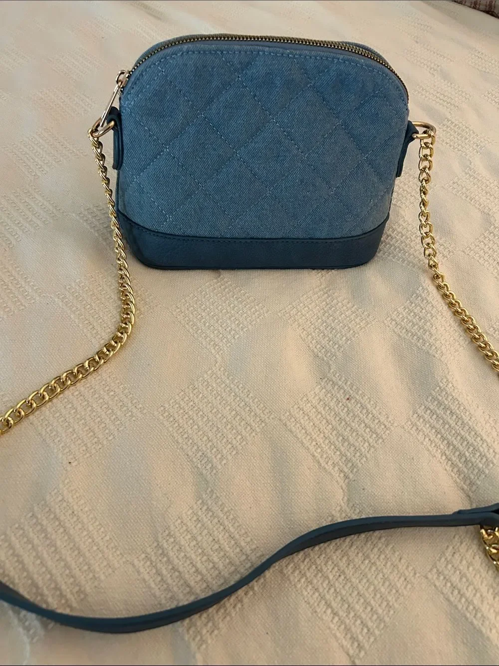 BADGLEY MISCHKA NEW YORK ELLE DENIM QUILTED DOME CROSSBODY